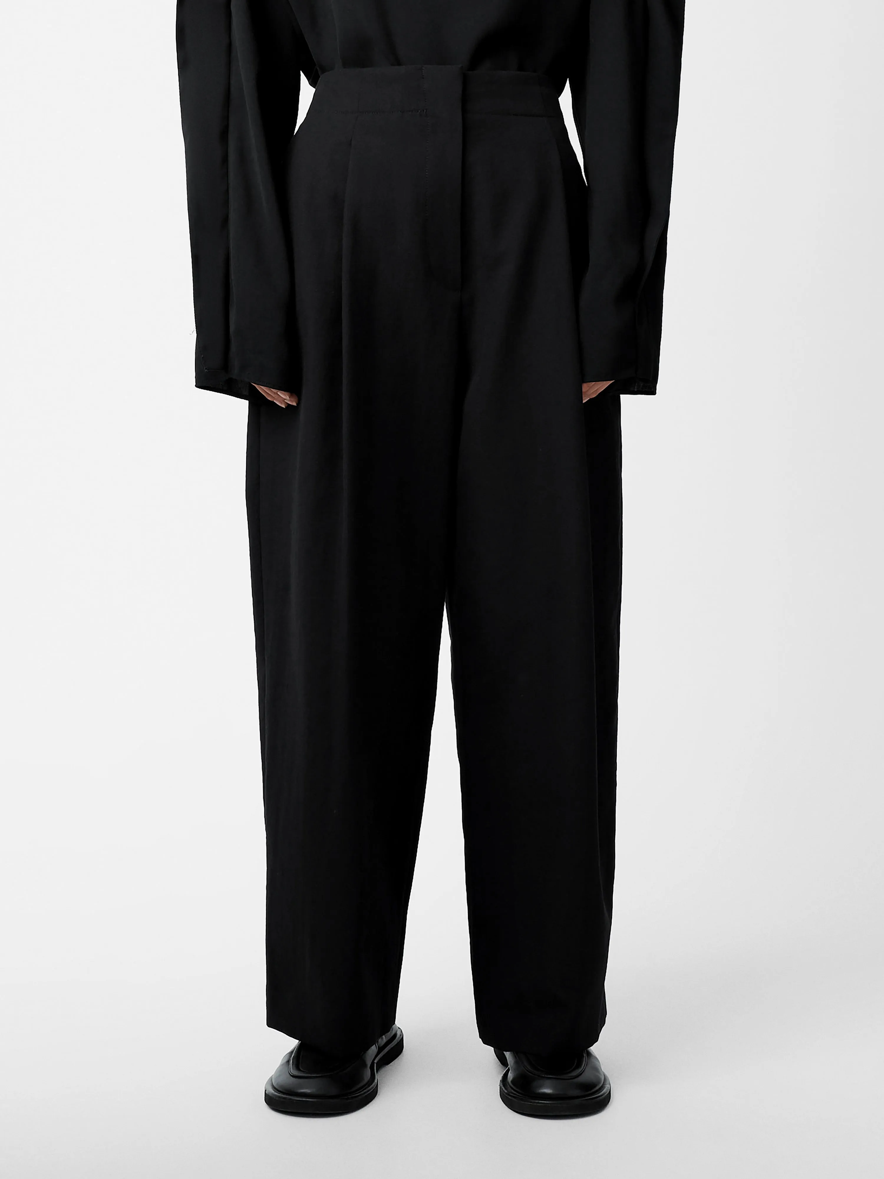 Ansell Pant in Black