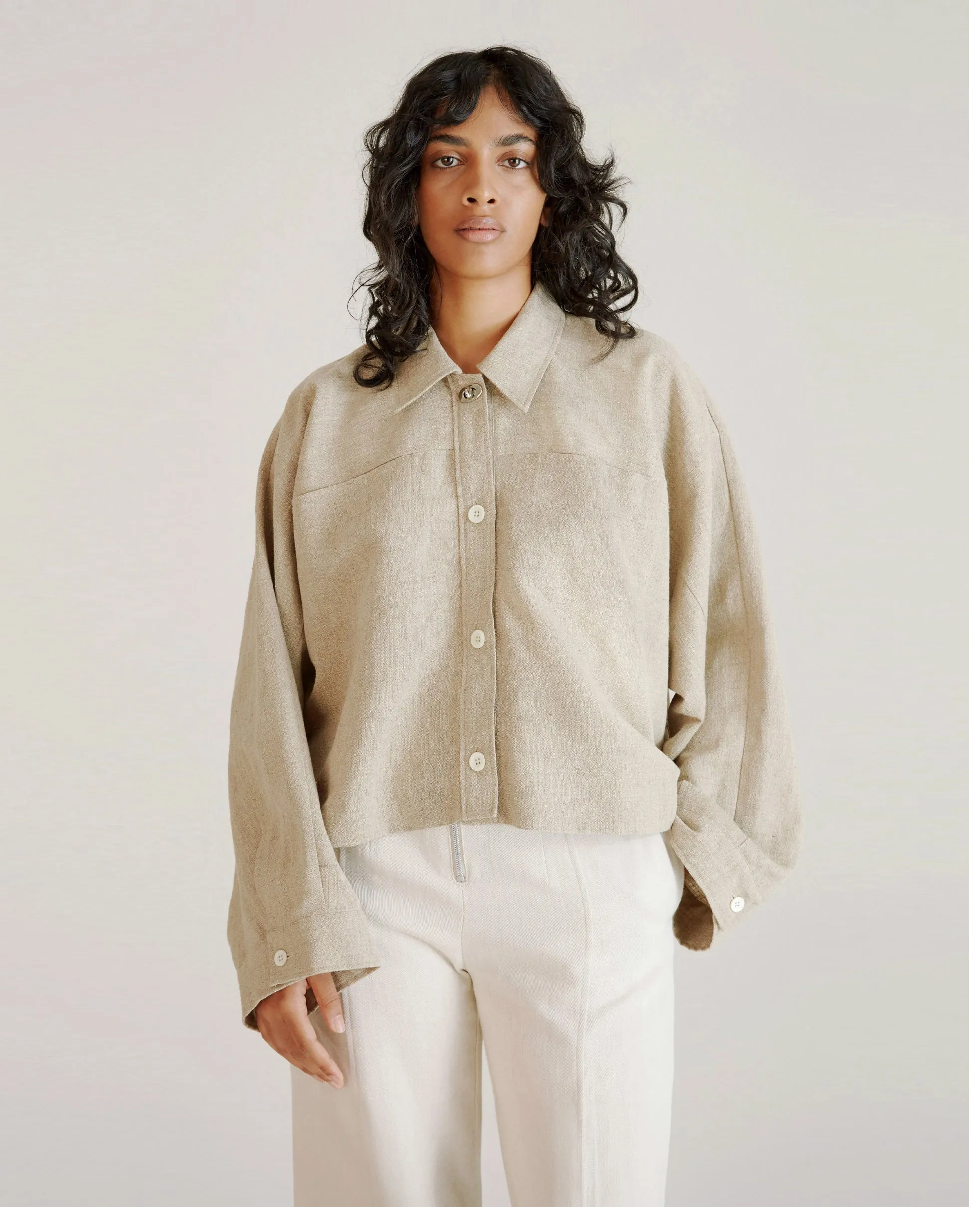 BANNER OVERSHIRT / BEIGE