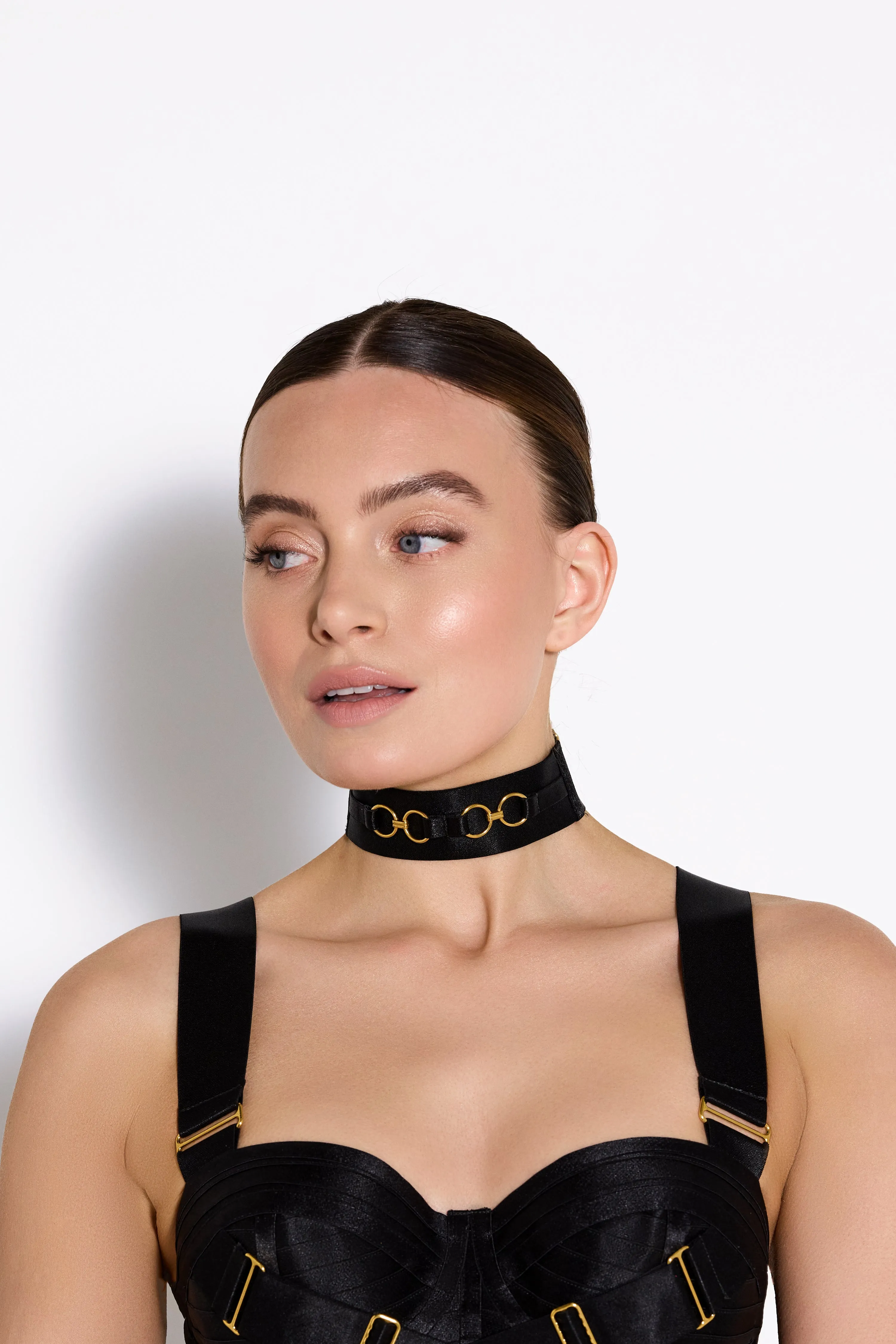 Retta Wide Strap Collar