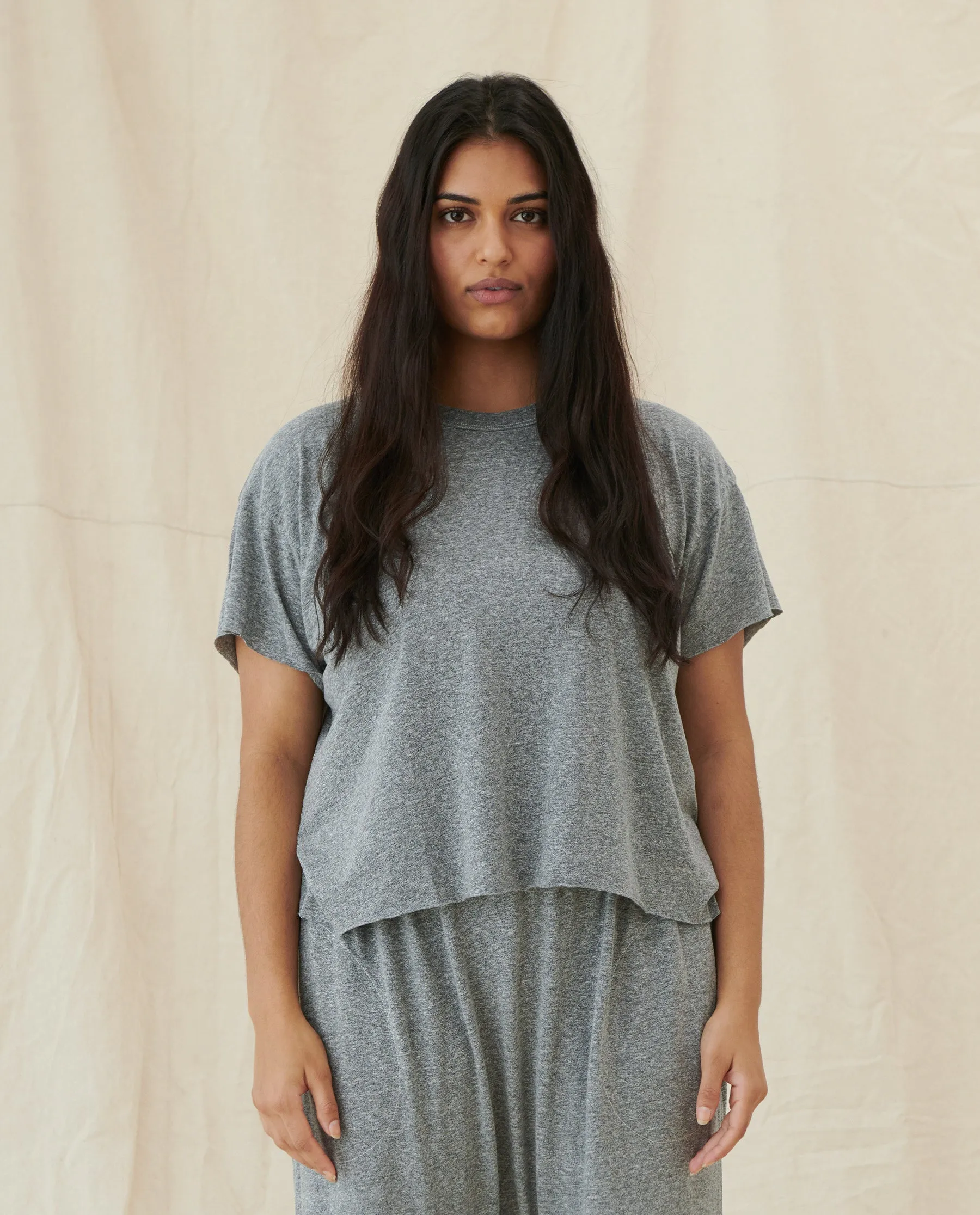 The Crop Tee. Solid -- HEATHER GREY