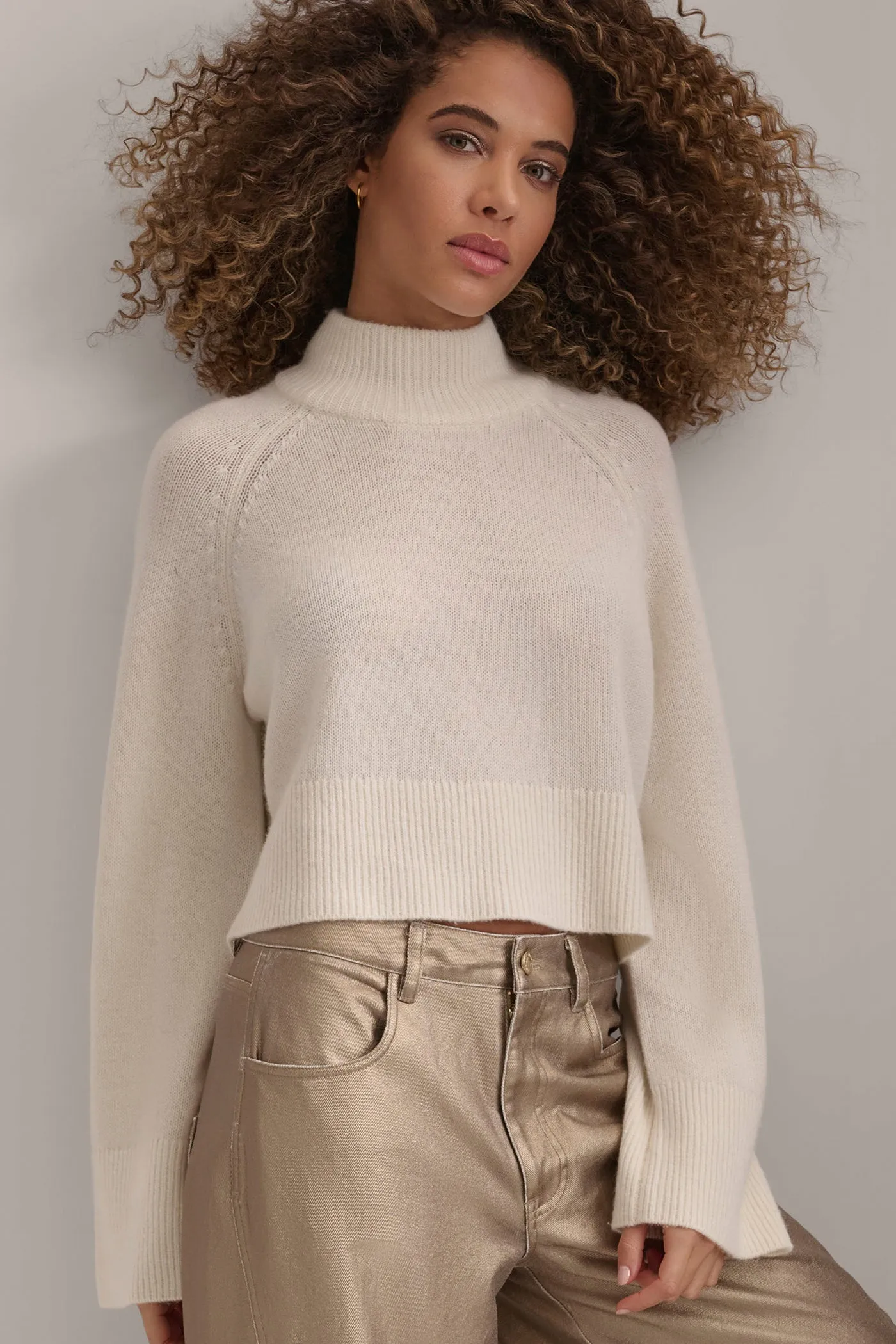 WIDE SLEEVE CROPPED SWEATER