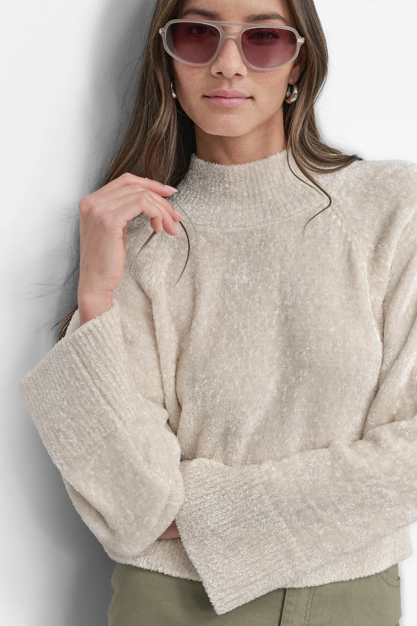 WIDE SLEEVE CROPPED SWEATER